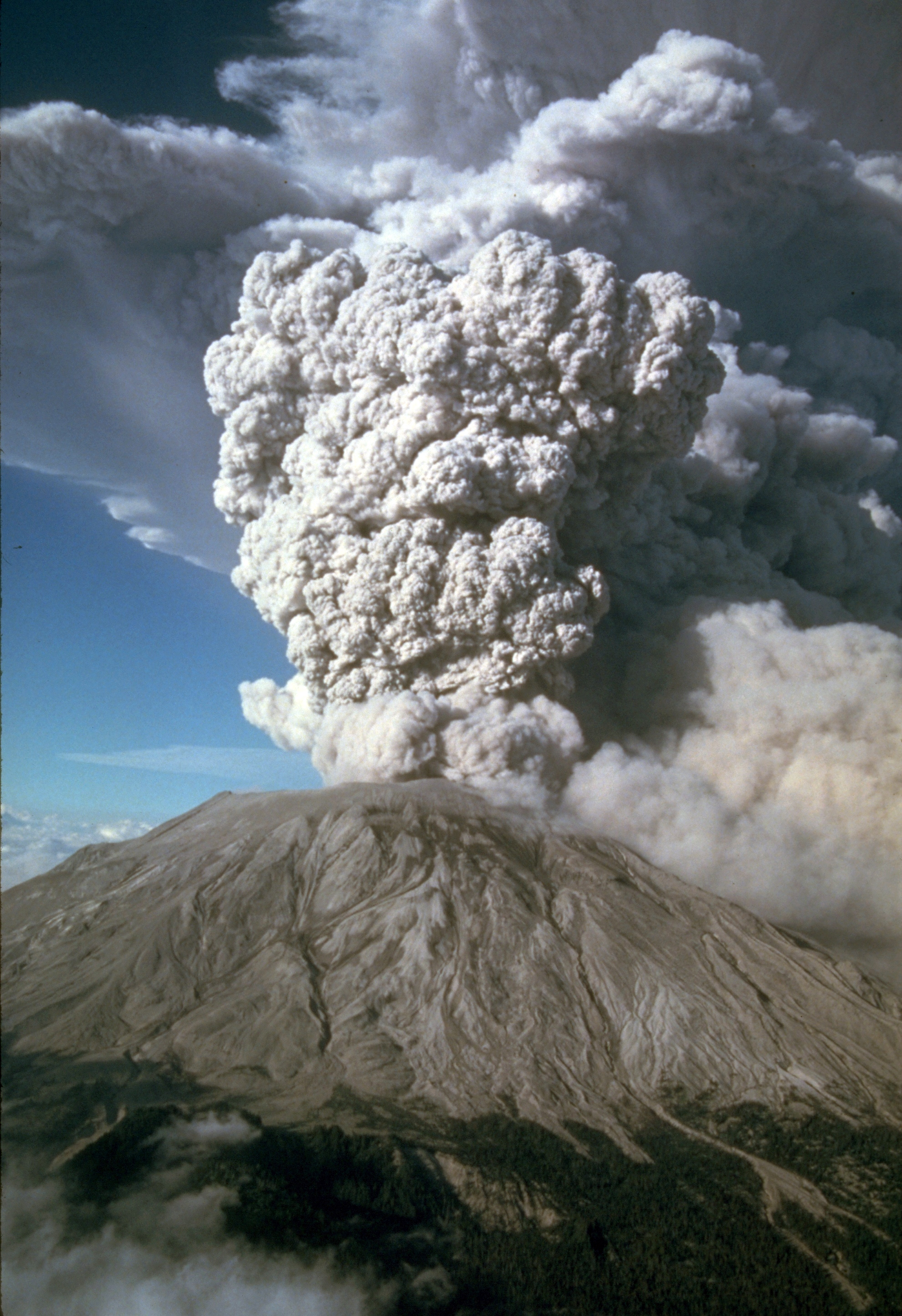 st_helens_eruption